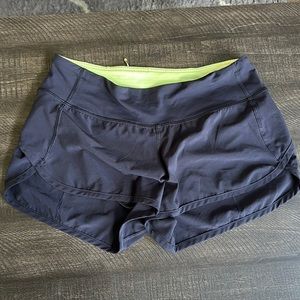 Lululemon shorts size 4